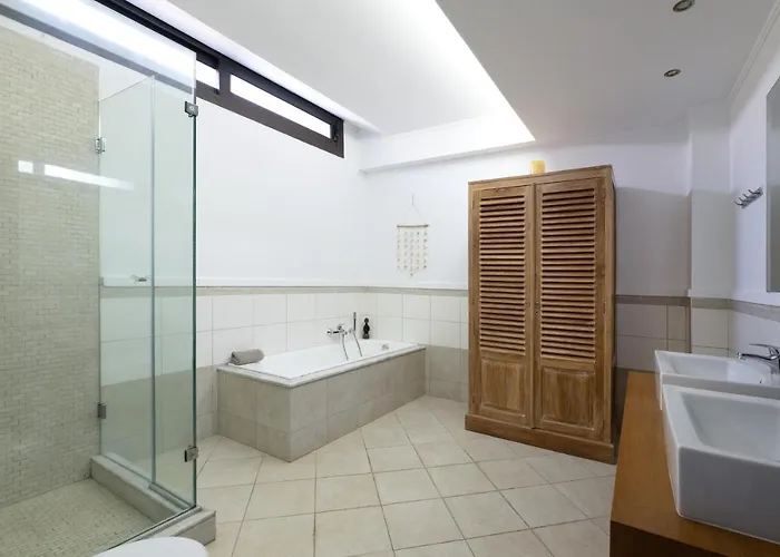 Athena With Private Pool And Seaview * 林都斯